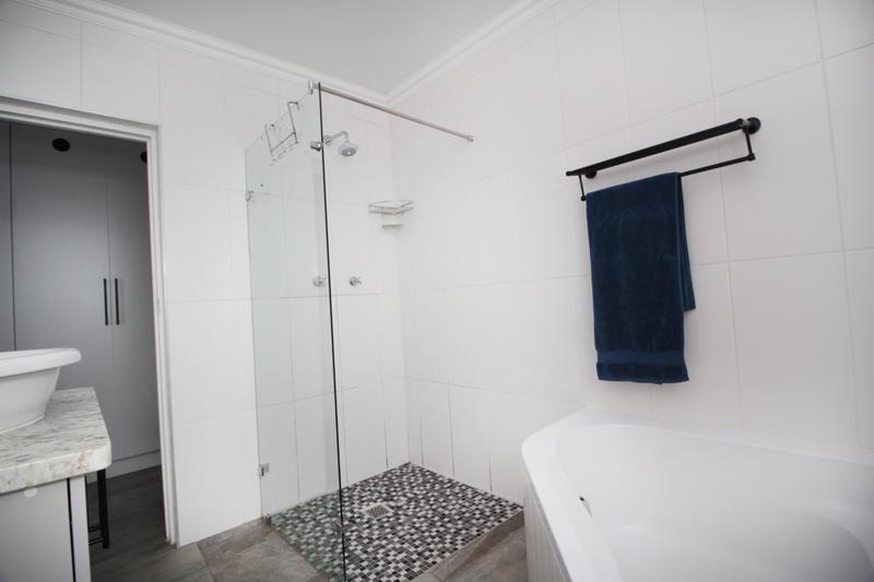 4 Bedroom Property for Sale in Monte Christo Western Cape